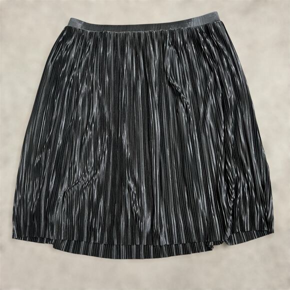 Everyday Jones by Madeline Jones Skirt 1X Womens Black Pleated Satin Knee Length - Picture 1 of 6